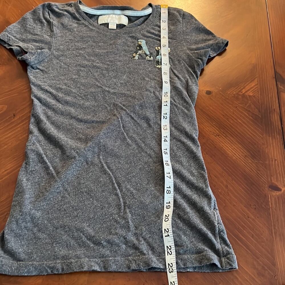 American Eagle 🦅 Gray Knit Top Tee Shirt with Sequin Letters Size XS - Picture 8 of 9